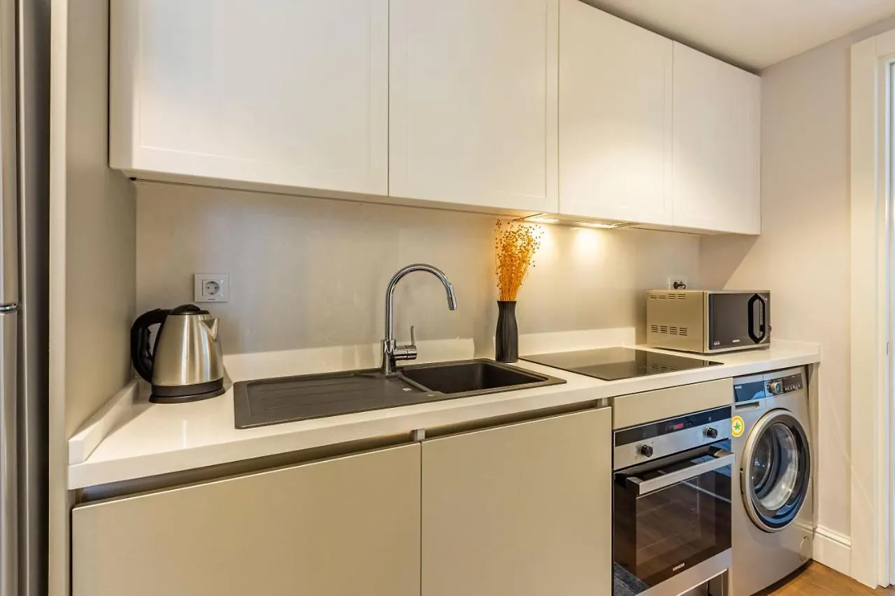 Trendy Beyoglu: Stylish Residence Nearby Istanbul Turkiet